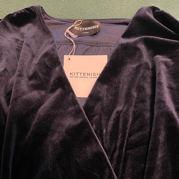 Kittenish Velvet Wrap Dress - Picture 5 of 16